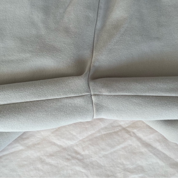 Aritzia Tna⎜COZY FLEECE MEGA SWEATPANT⎜MATTE PEARL - Picture 15 of 15